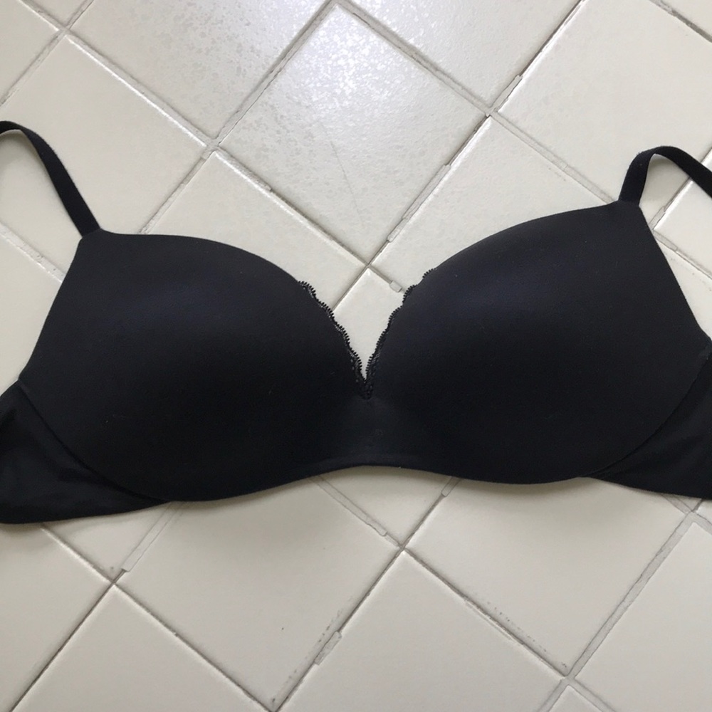 Victoria’s Secret 36C bra